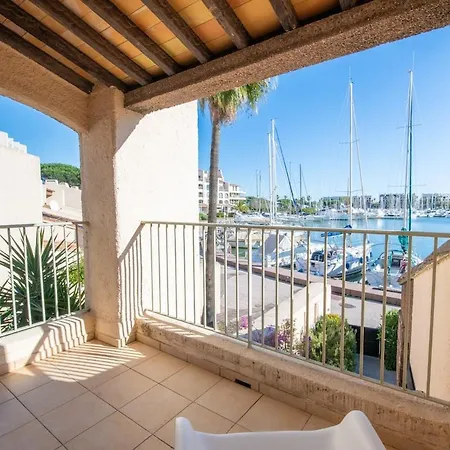 Appartement Magnifique Avec Vue Sur Les Bateaux Cogolin